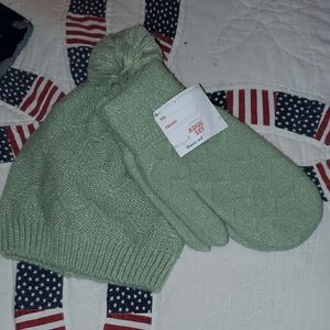 Green Knit Hat and Mittens Set